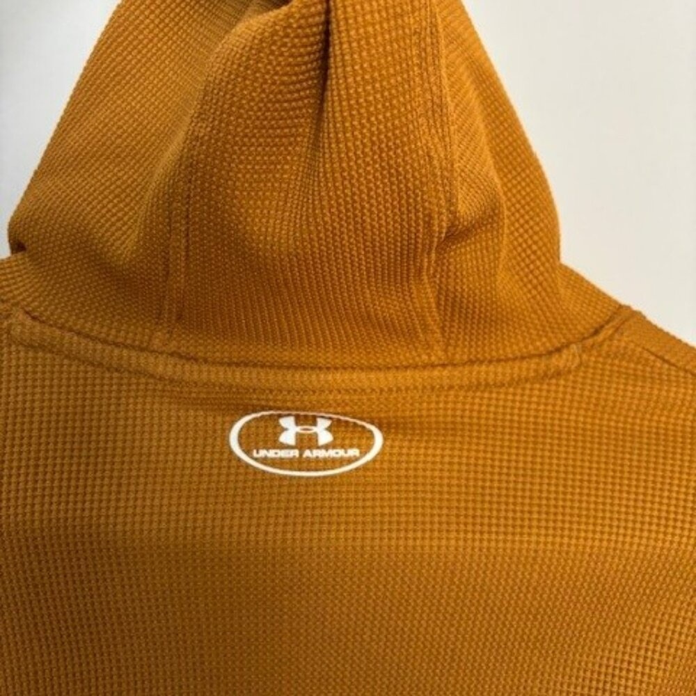 NWOT Under Armour thermal shirt with hood - Picture 4 of 5